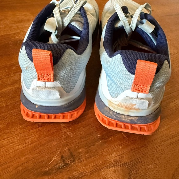 Altra Lone Peak 7 in women’s 8.5 - Picture 3 of 5